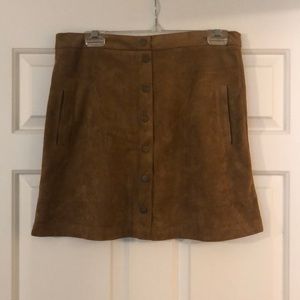 Cute tan/brown suede skirt with pockets!